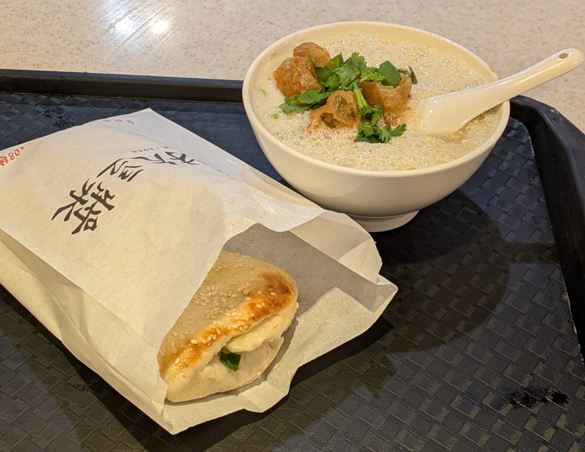 朝食